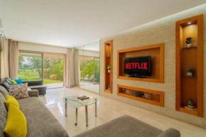 Luxury XL Appart Golf View Retreat Private Garden